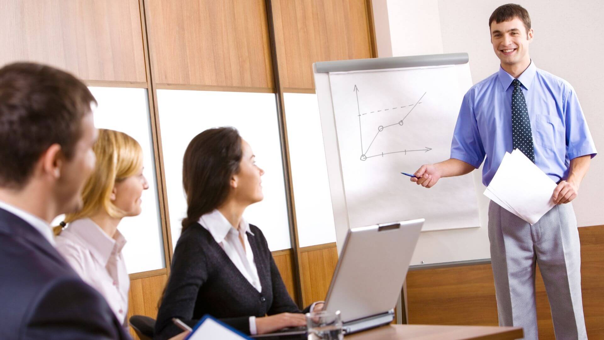 treinamento para corretores de imóveis organização